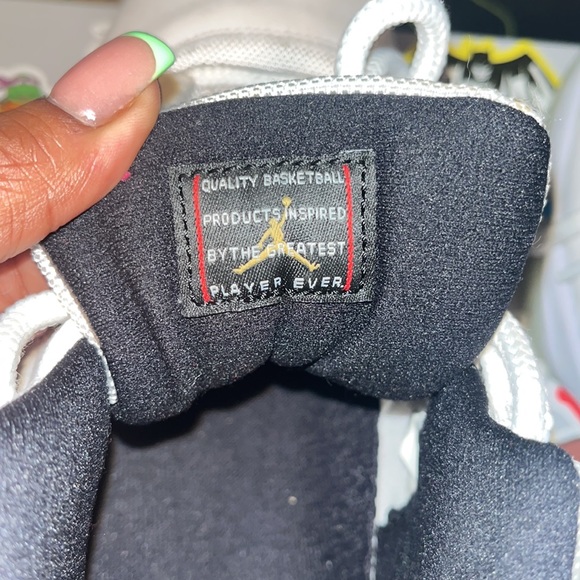 2018 Air Jordan 11 Retro 'Platinum Tint' - Picture 6 of 7
